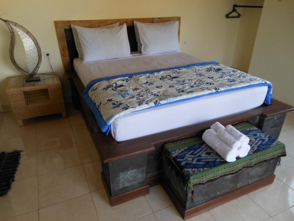 Barong Cafe Bungalow And Restaurant Amed Oda fotoğraf
