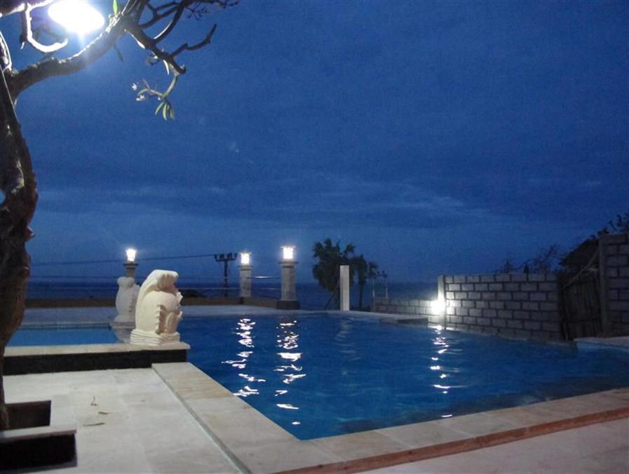 Barong Cafe Bungalow And Restaurant Amed Dış mekan fotoğraf