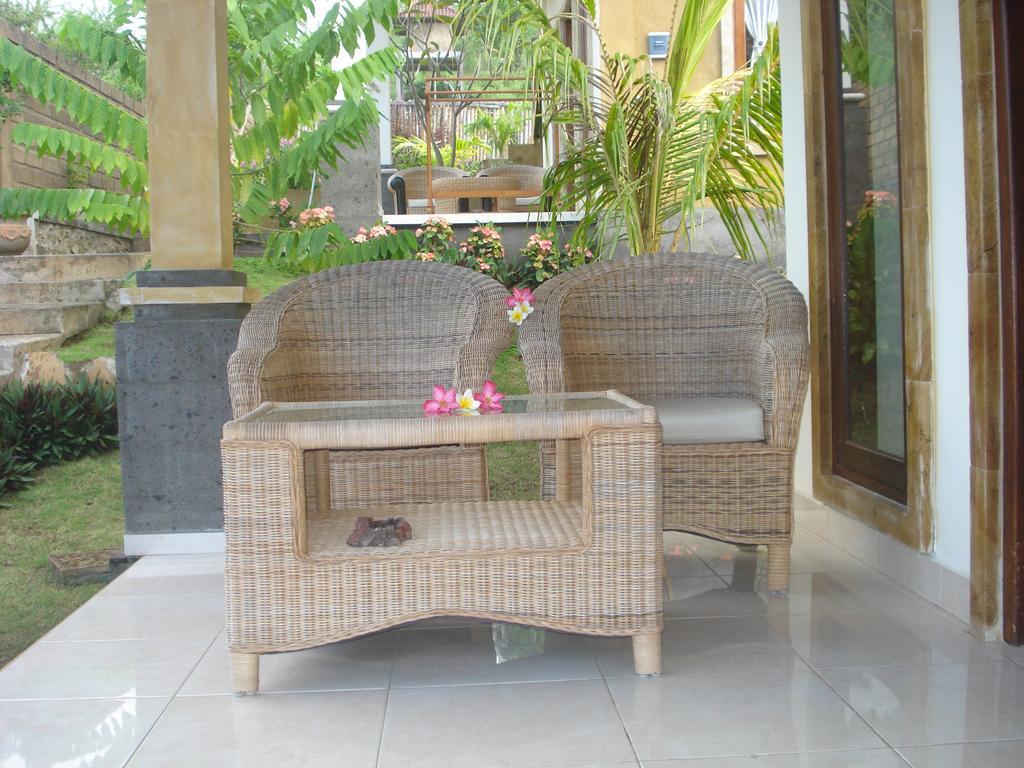 Barong Cafe Bungalow And Restaurant Amed Dış mekan fotoğraf